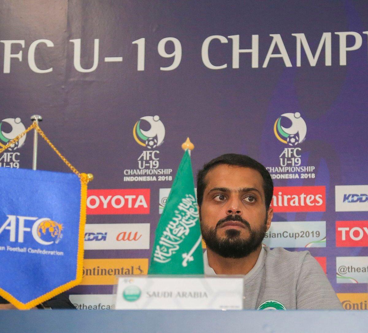 المحافظة المنتخب السعودي الشاب ومدربه خالد العطوي